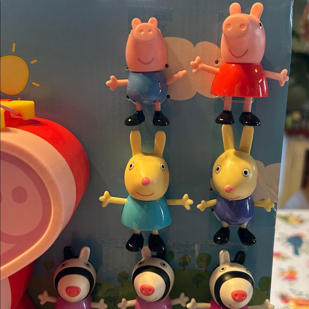Peppa Pig Carry-Along Brothers and Sisters 9 Figures & Carrying Case New Ages 3+ - Picture 7 of 13